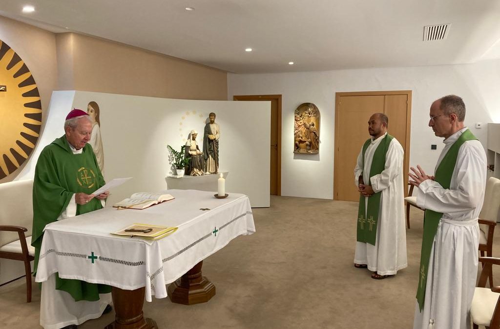 D. Javier Salinas, obispo de nuestra oración continua
